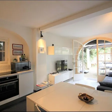 Situe Au Coeur Du Centre D'hossegor, Parking Prive, Wifi,classe 3 Etoiles *